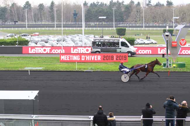 Photo d'arrivée de la course pmu PRIX DE TALENCE à PARIS-VINCENNES le Dimanche 6 janvier 2019