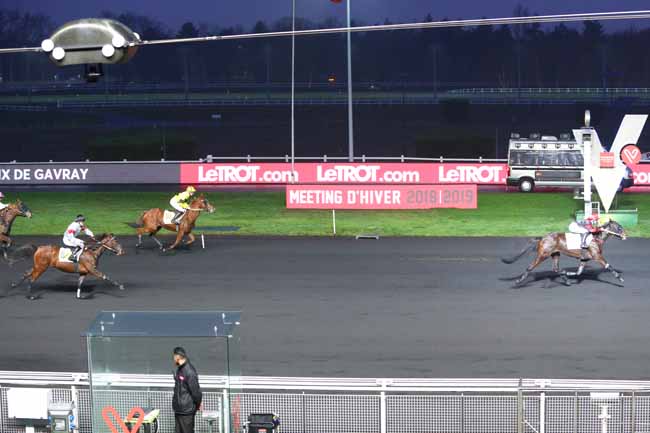 Photo d'arrivée de la course pmu PRIX DE GAVRAY à PARIS-VINCENNES le Lundi 7 janvier 2019