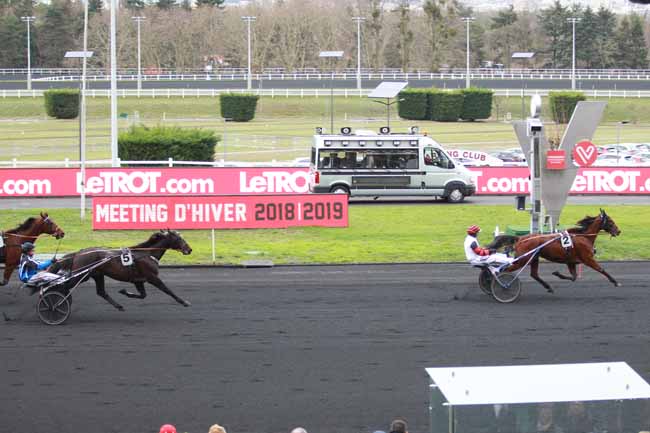 Photo d'arrivée de la course pmu PRIX DU LUXEMBOURG à PARIS-VINCENNES le Samedi 26 janvier 2019