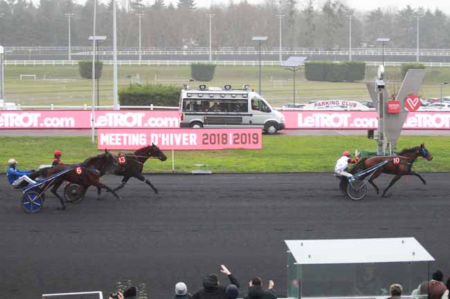 Photo d'arrivée de la course pmu PRIX READY CASH à PARIS-VINCENNES le Samedi 26 janvier 2019