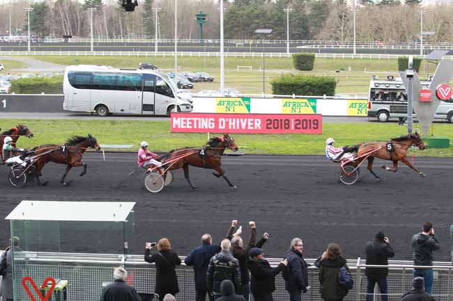 Photo d'arrivée de la course pmu PRIX DE COLMAR à PARIS-VINCENNES le Dimanche 3 février 2019