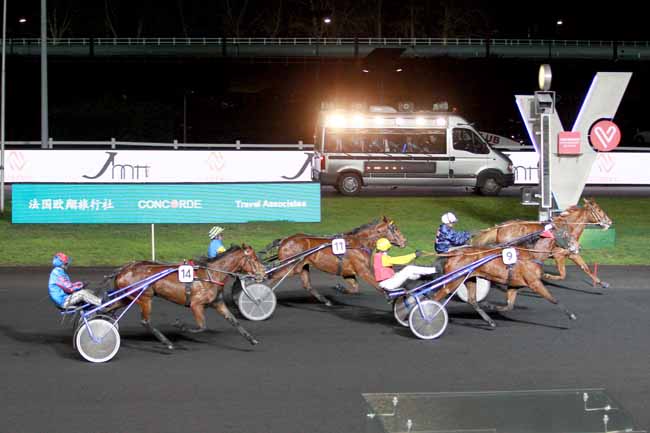 Photo d'arrivée de la course pmu PRIX DE JOSSELIN à PARIS-VINCENNES le Dimanche 10 février 2019