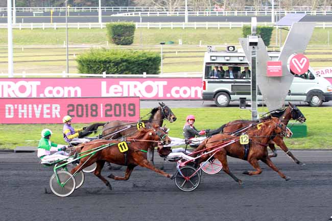 Photo d'arrivée de la course pmu PRIX DE BERCY à PARIS-VINCENNES le Mardi 12 février 2019