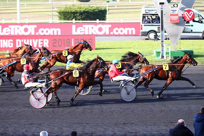 Photo d'arrivée de la course pmu PRIX DE CAHORS à PARIS-VINCENNES le Jeudi 14 février 2019