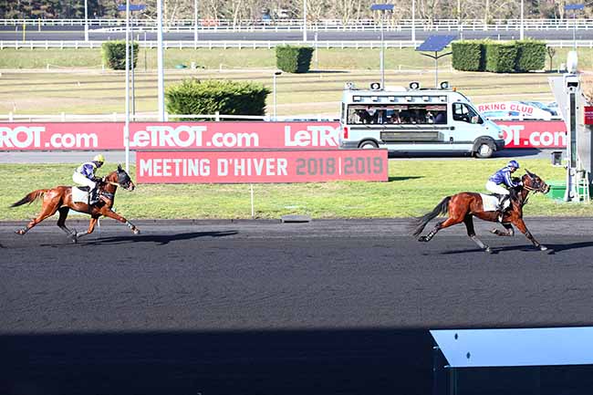 Photo d'arrivée de la course pmu PRIX DE FALOT à PARIS-VINCENNES le Lundi 18 février 2019
