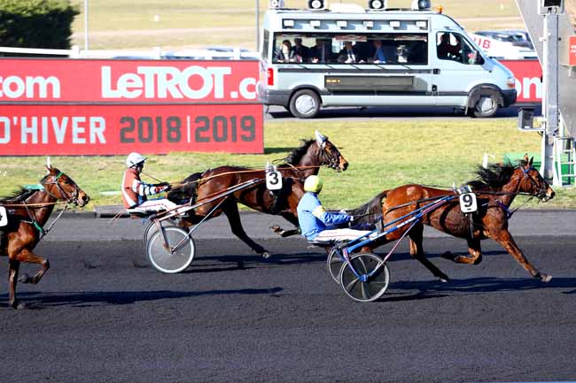 Photo d'arrivée de la course pmu PRIX DE MONTSALVY à PARIS-VINCENNES le Mercredi 27 février 2019
