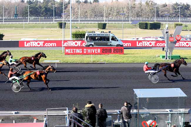 Photo d'arrivée de la course pmu PRIX DE BEMECOURT à PARIS-VINCENNES le Mercredi 27 février 2019