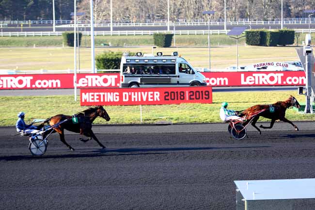 Photo d'arrivée de la course pmu PRIX DE MARENNES à PARIS-VINCENNES le Mercredi 27 février 2019
