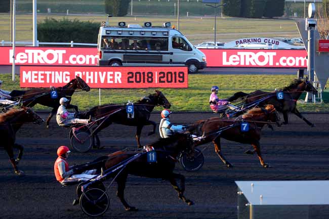 Photo d'arrivée de la course pmu PRIX DE SALBRIS à PARIS-VINCENNES le Mercredi 27 février 2019