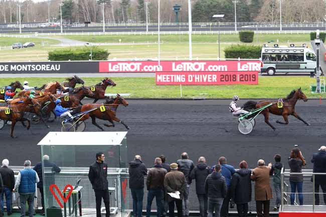 Photo d'arrivée de la course pmu PRIX DE MONTSOREAU à PARIS-VINCENNES le Samedi 2 mars 2019