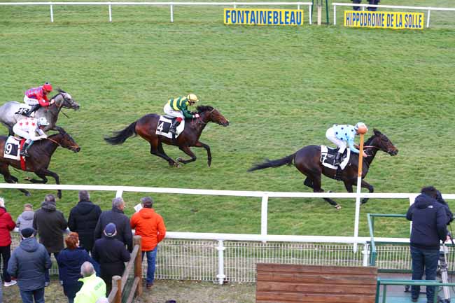 Photo d'arrivée de la course pmu PRIX HUBERT DE CATHEU à FONTAINEBLEAU le Jeudi 7 mars 2019