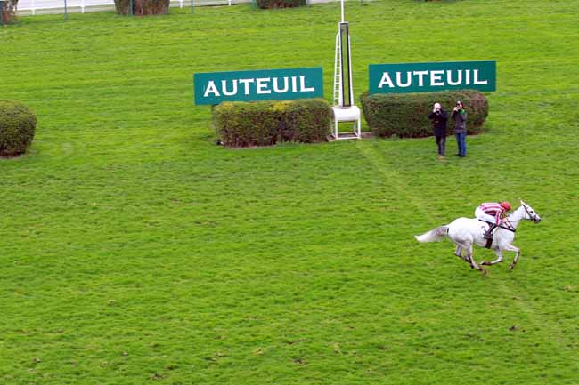 Photo d'arrivée de la course pmu PRIX HUBERT D'AILLIERES à AUTEUIL le Samedi 9 mars 2019