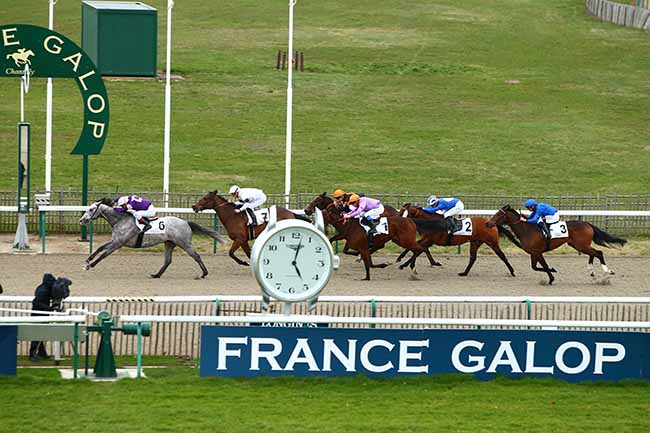Photo d'arrivée de la course pmu PRIX DU BAT L'EAU à CHANTILLY le Mardi 12 mars 2019