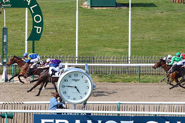 Photo d'arrivée de la course pmu PRIX DU PARC DE VALLIERE à CHANTILLY le Lundi 1 avril 2019