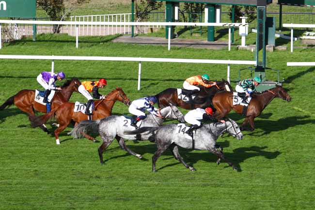 Photo d'arrivée de la course pmu PRIX DU BEARN à SAINT-CLOUD le Jeudi 4 avril 2019
