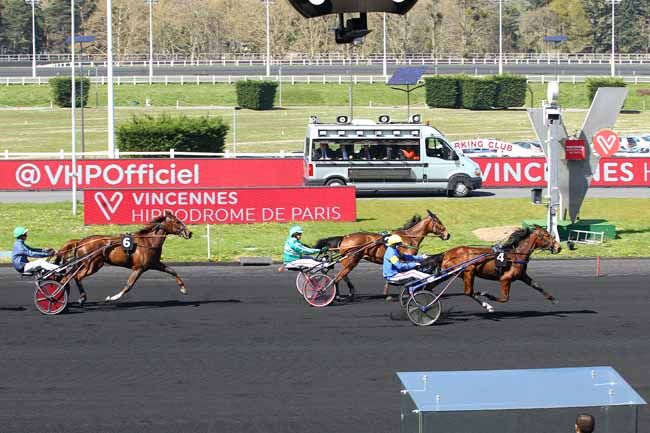 Photo d'arrivée de la course pmu PRIX DE SAINTES à PARIS-VINCENNES le Samedi 6 avril 2019