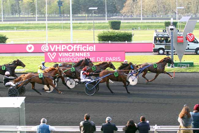 Photo d'arrivée de la course pmu PRIX DE LOUDEAC à PARIS-VINCENNES le Samedi 6 avril 2019