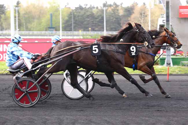 Photo d'arrivée de la course pmu PRIX ATLAS à PARIS-VINCENNES le Mardi 9 avril 2019