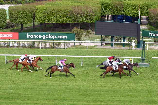 Photo d'arrivée de la course pmu PRIX DE MAGNY-EN-VEXIN à SAINT-CLOUD le Jeudi 18 avril 2019