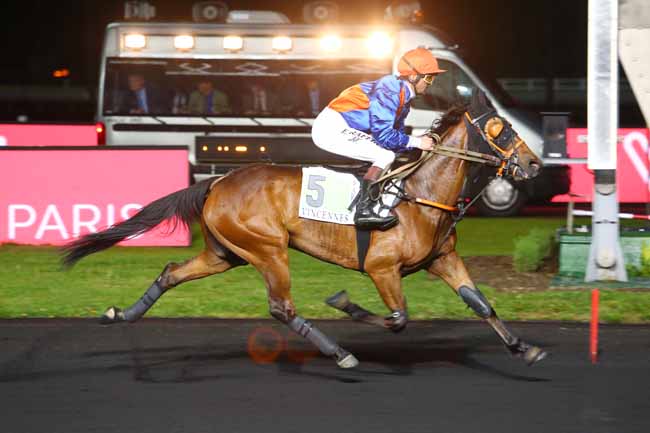 Photo d'arrivée de la course pmu PRIX ASIA à PARIS-VINCENNES le Vendredi 3 mai 2019