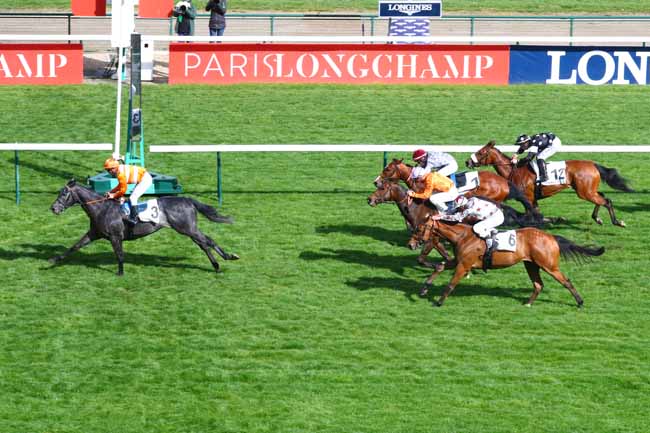 Photo d'arrivée de la course pmu PRIX DU PONT AU CHANGE à LONGCHAMP le Samedi 4 mai 2019