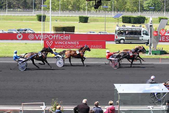 Photo d'arrivée de la course pmu PRIX DU PERREUX à PARIS-VINCENNES le Samedi 11 mai 2019