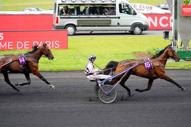 Photo d'arrivée de la course pmu PRIX JEAN GABIN à PARIS-VINCENNES le Samedi 11 mai 2019