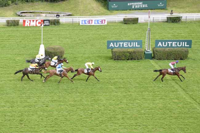 Photo d'arrivée de la course pmu PRIX SAMOUR à AUTEUIL le Mardi 28 mai 2019