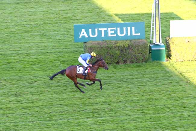 Photo d'arrivée de la course pmu PRIX GINETTA II à AUTEUIL le Mardi 28 mai 2019