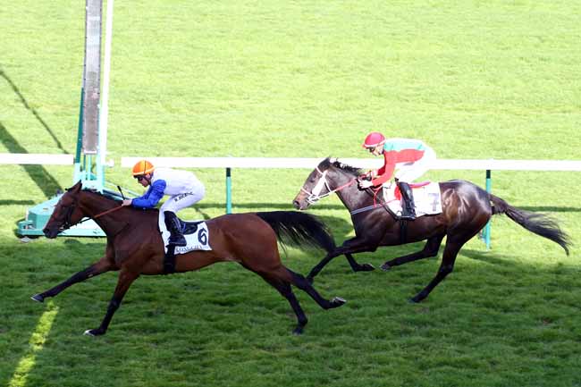 Photo d'arrivée de la course pmu PRIX DE L'HOTEL DE LASSAY à LONGCHAMP le Lundi 10 juin 2019