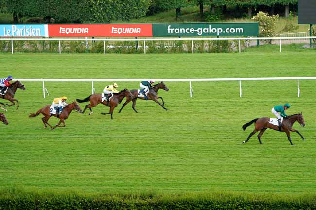 Photo d'arrivée de la course pmu PRIX ALLEE D'AMOUR à SAINT-CLOUD le Mercredi 12 juin 2019