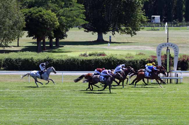Photo d'arrivée de la course pmu PRIX GEORGE STERN à MAISONS-LAFFITTE le Vendredi 5 juillet 2019