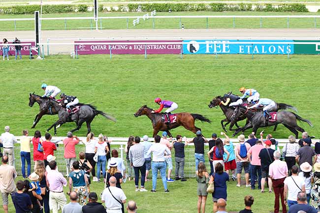 Photo d'arrivée de la course pmu QATAR PRIX DE LA CALONNE - FONDS EUROPEEN DE L'ELEVAGE à DEAUVILLE le Dimanche 7 juillet 2019