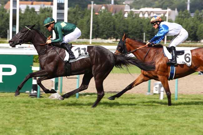Photo d'arrivée de la course pmu PRIX DE GASSARD à DEAUVILLE le Lundi 8 juillet 2019