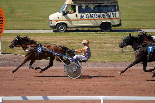 Photo d'arrivée de la course pmu PRIX DE LA GALISSONNIERE à CHATEAUBRIANT le Mardi 9 juillet 2019