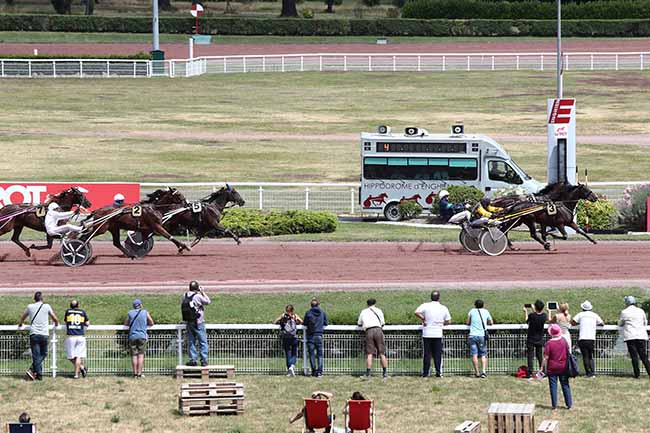 Photo d'arrivée de la course pmu PRIX DE LA SORBONNE à ENGHIEN le Samedi 13 juillet 2019