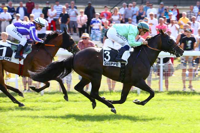 Photo d'arrivée de la course pmu PRIX BAPTYSTE MONTRES à DIEPPE le Lundi 22 juillet 2019