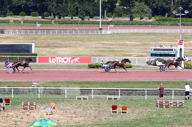 Photo d'arrivée de la course pmu PRIX DU MEDOC à ENGHIEN le Mercredi 24 juillet 2019