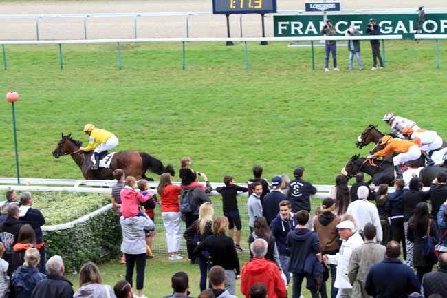 Photo d'arrivée de la course pmu PRIX D'ETRETAT à DEAUVILLE le Mardi 13 août 2019