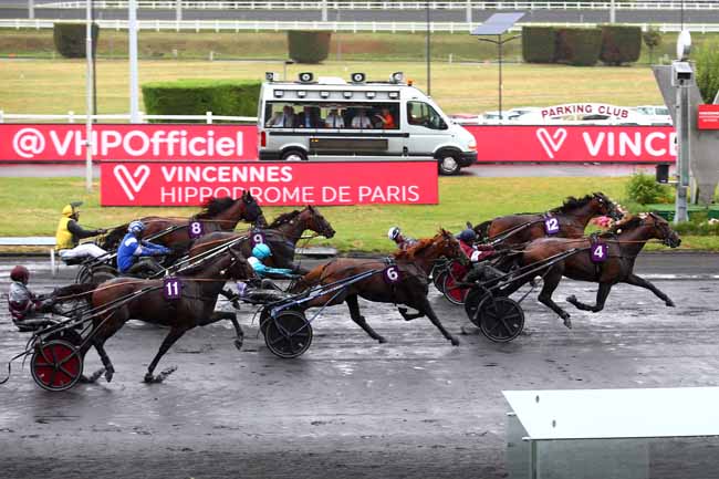 Photo d'arrivée de la course pmu PRIX PIERRE PLAZEN à PARIS-VINCENNES le Samedi 17 août 2019