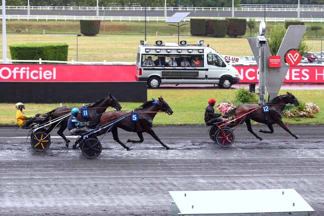 Photo d'arrivée de la course pmu PRIX JOCKEY à PARIS-VINCENNES le Samedi 17 août 2019