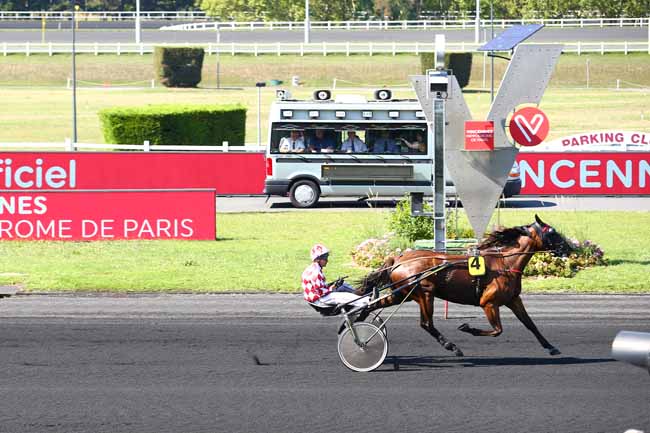 Photo d'arrivée de la course pmu PRIX DE DIJON à PARIS-VINCENNES le Lundi 26 août 2019