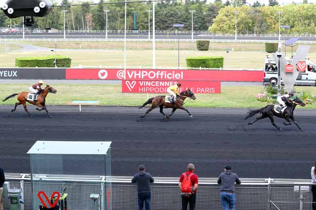 Photo d'arrivée de la course pmu PRIX DE BAYEUX à PARIS-VINCENNES le Lundi 9 septembre 2019