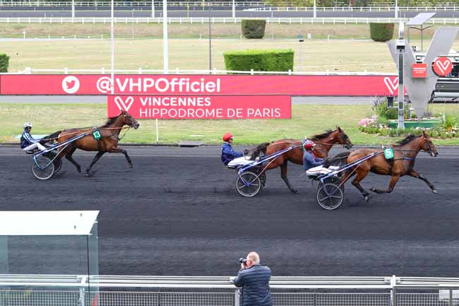 Photo d'arrivée de la course pmu PRIX D'ASNIERES à PARIS-VINCENNES le Lundi 9 septembre 2019