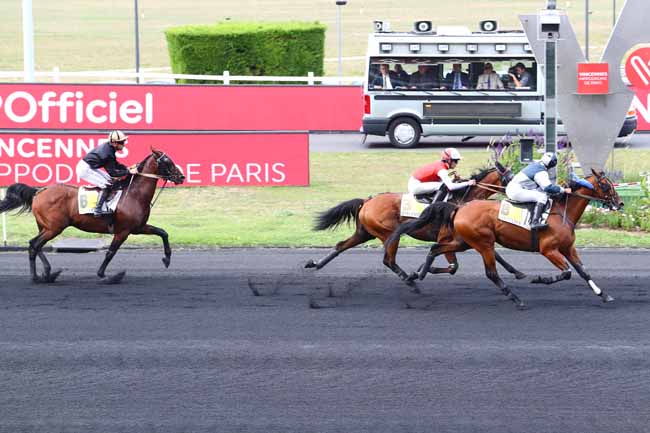 Photo d'arrivée de la course pmu PRIX ALFRED LEFEVRE à PARIS-VINCENNES le Lundi 9 septembre 2019