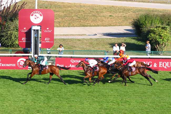 Photo d'arrivée de la course pmu QATAR PRIX DU PIN à LONGCHAMP le Dimanche 15 septembre 2019