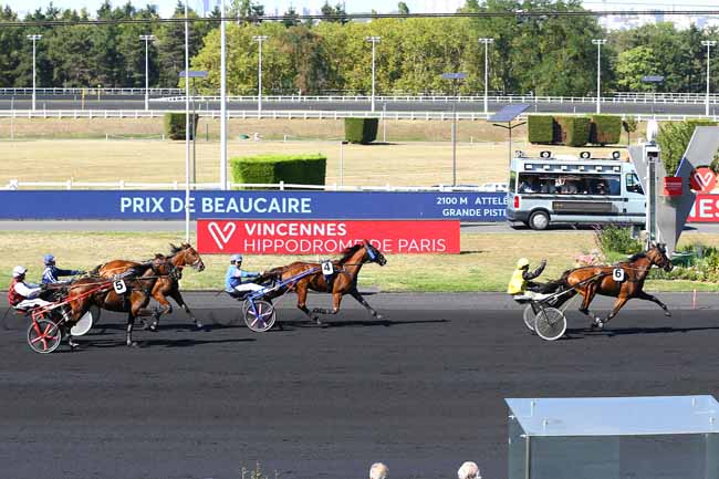 Photo d'arrivée de la course pmu PRIX DE BEAUCAIRE à PARIS-VINCENNES le Jeudi 19 septembre 2019