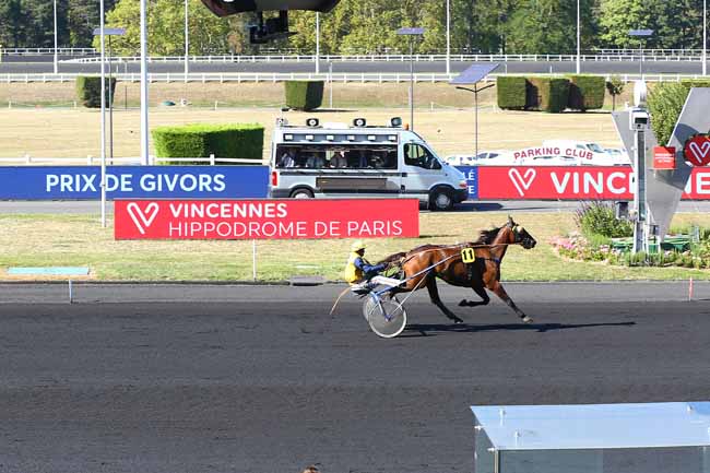Photo d'arrivée de la course pmu PRIX DE GIVORS à PARIS-VINCENNES le Jeudi 19 septembre 2019