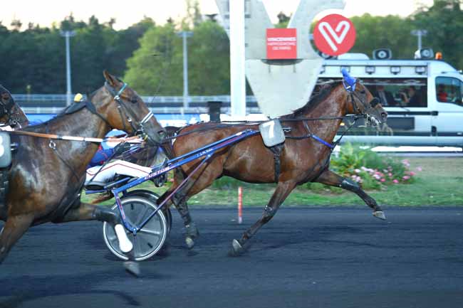 Photo d'arrivée de la course pmu PRIX EF FRANCE à PARIS-VINCENNES le Vendredi 20 septembre 2019