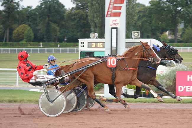 Photo d'arrivée de la course pmu PRIX DE LA PLACE DE L'ALMA à ENGHIEN le Jeudi 26 septembre 2019